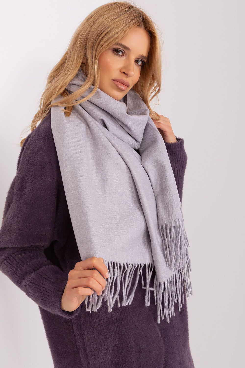  Shawl model 187617 AT 