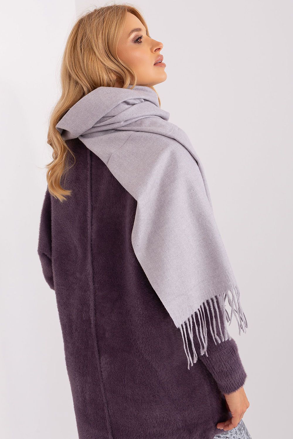  Shawl model 187617 AT 